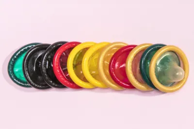 PREZERVATIVELE – dezavantaje, avantaje, cum se pune prezervativul – seria despre contracepție partea I