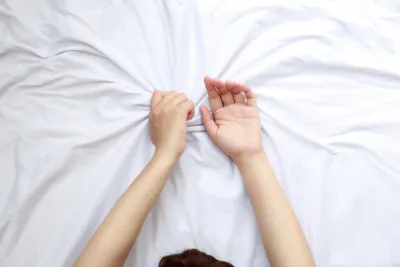 Cum să crești excitarea partenerei înainte de intimitate?