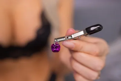 Stimularea sânilor – cum să mângâi și să excitezi partenera?